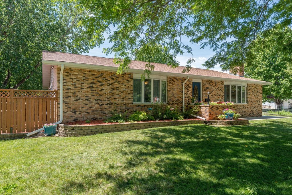 Photo of 428 Swift Street, Saint Peter, MN 56082 (MLS # 7097413)