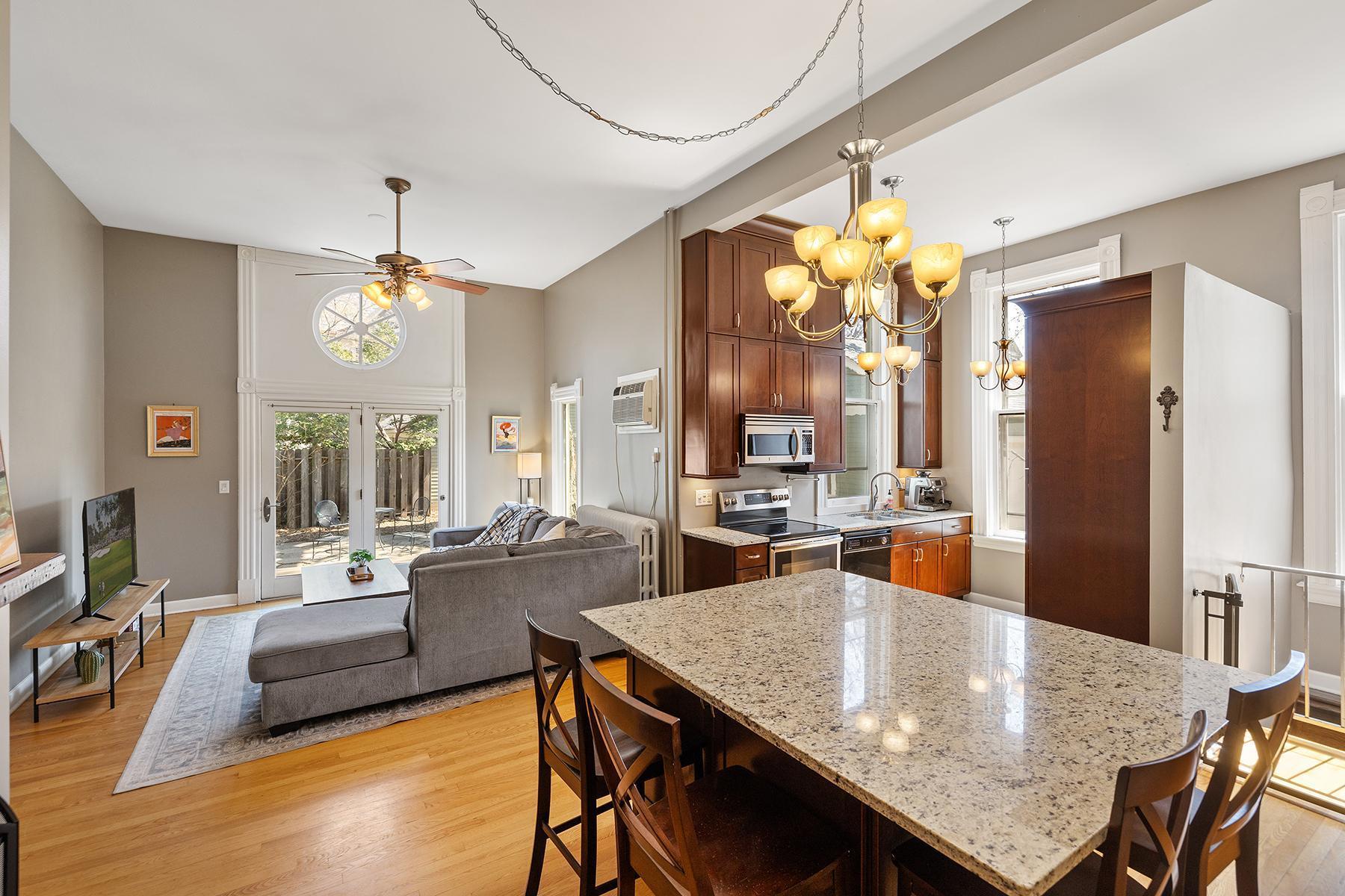 112 Western Avenue N 4