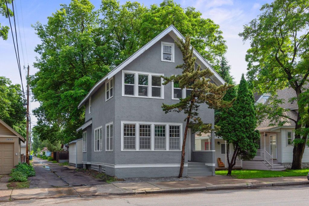 Photo of 613 W 38th Street, Minneapolis, MN 55409 (MLS # 7007126)