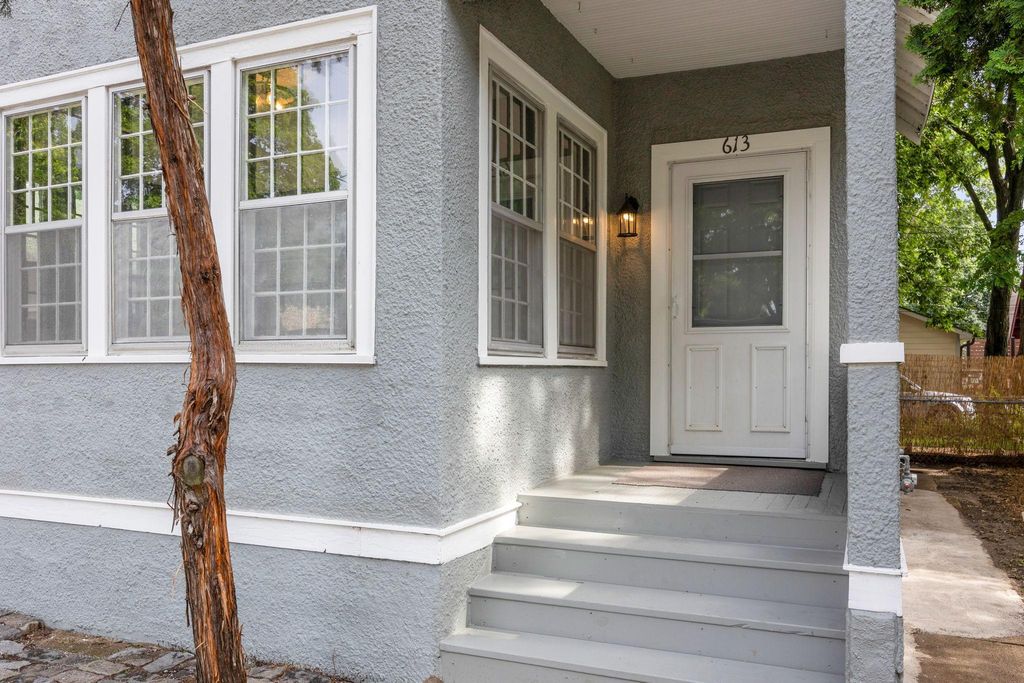 Photo of 613 W 38th Street, Minneapolis, MN 55409 (MLS # 7007126)