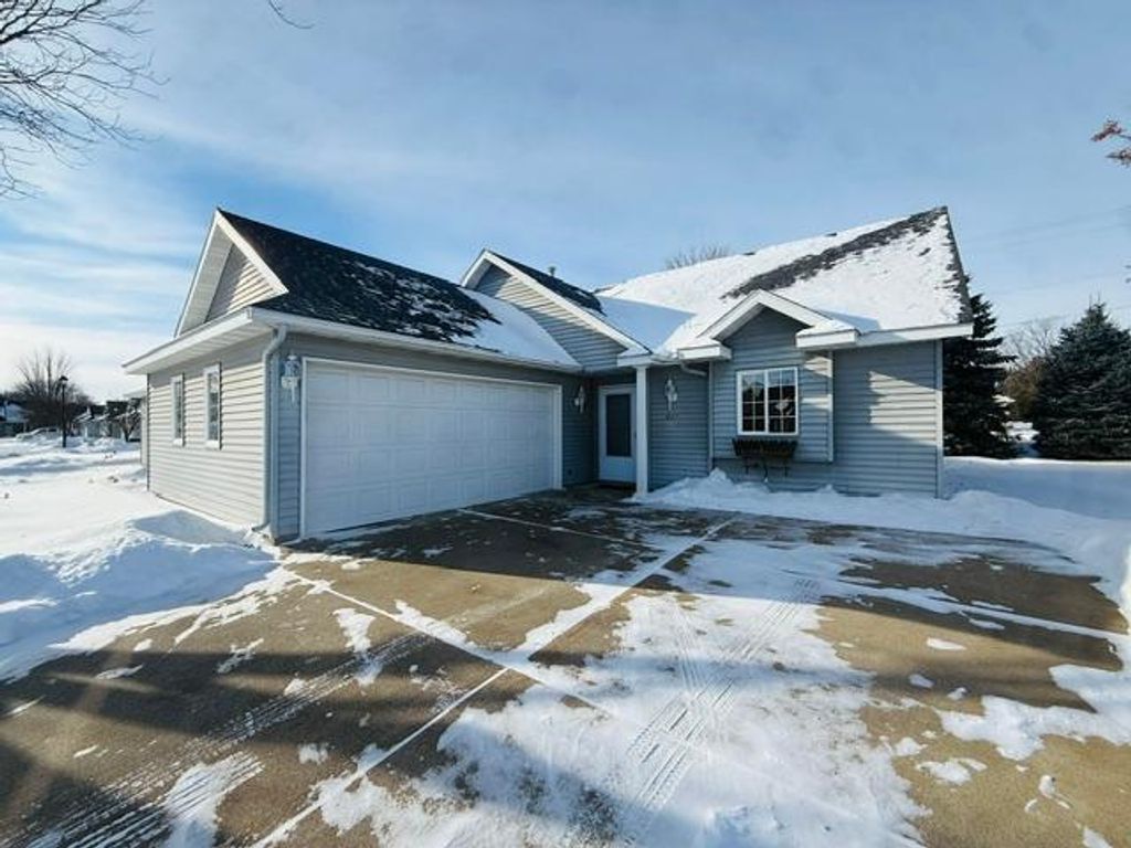 Photo of 821 Aspen Circle, Waite Park, MN 56387 (MLS # 7012414)