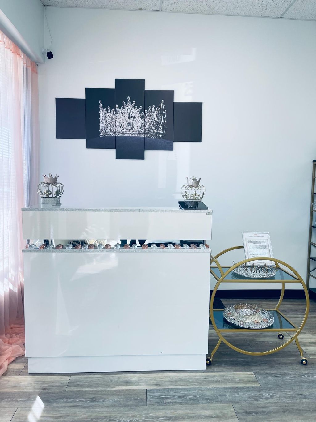 Photo of 1740 Weir Drive, Woodbury, MN 55125 (MLS # 7010226)