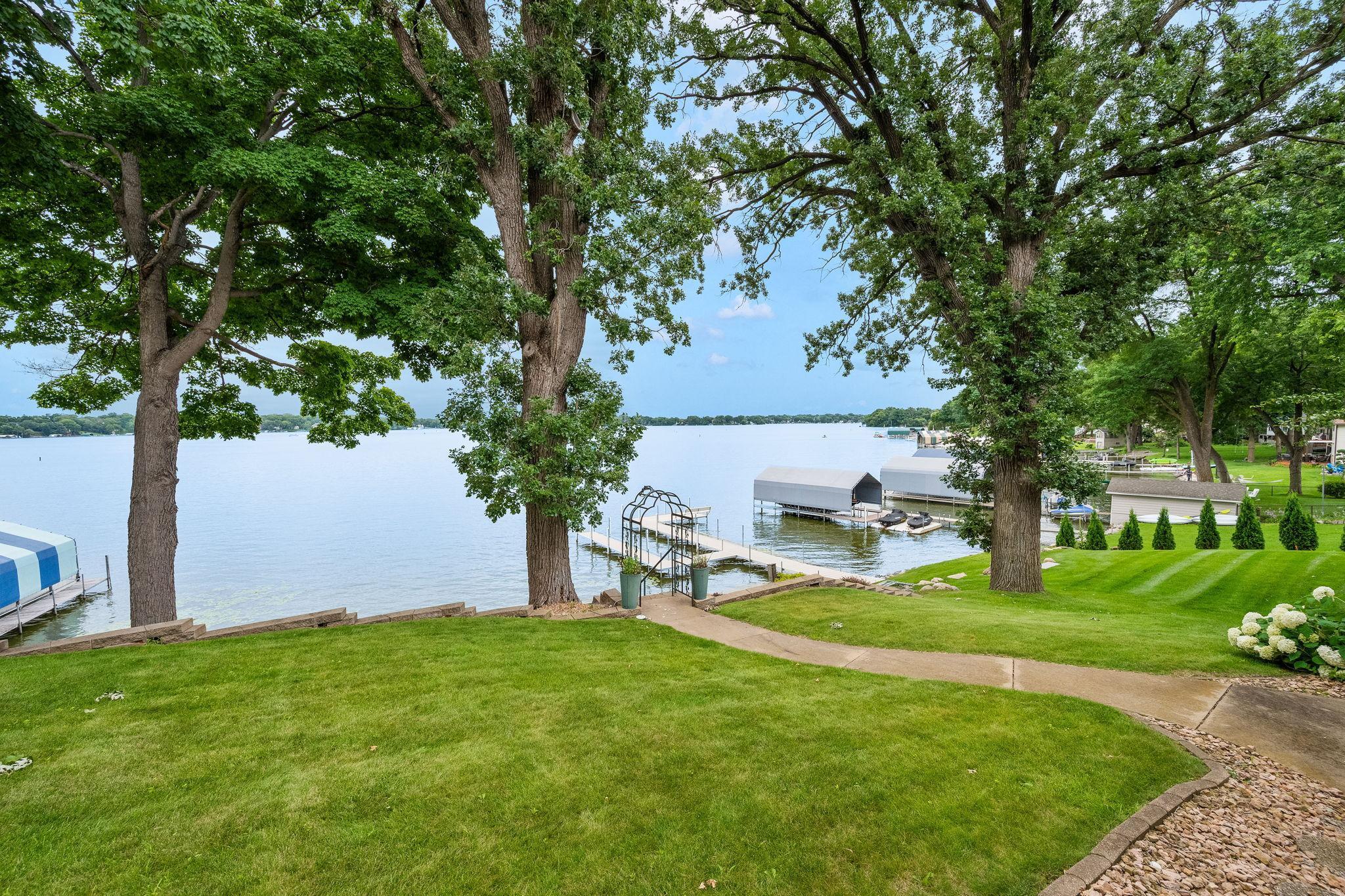 1848 Shorewood Lane