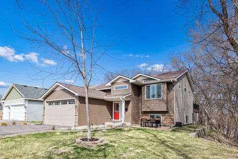 6204 39th Avenue N Crystal MN 55422