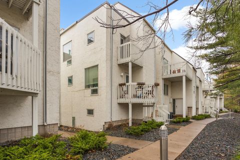 3054 Lake Shore Drive B Minneapolis MN 55416