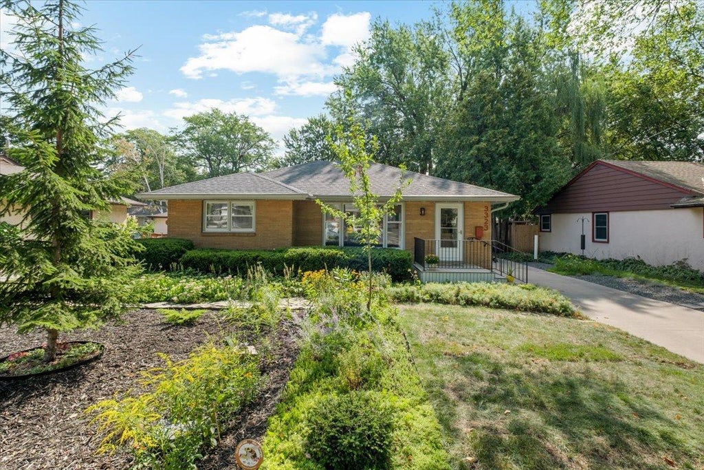 Photo of 3323 Arthur Street NE, Minneapolis, MN 55418 (MLS # 7133393)