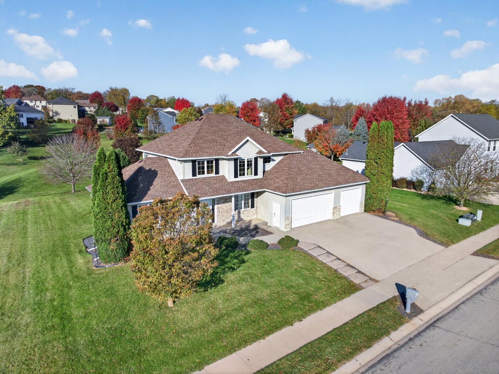 Photo of 4823 Scenic Oak Drive SW, Rochester, MN 55902 (MLS # 7165900)