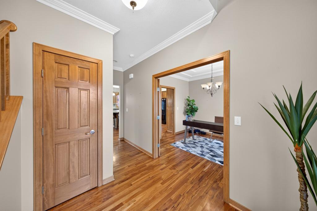 4823 Scenic Oak Drive SW