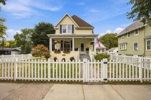 802 2ND ST N, FARGO, ND 58102 - Image 2fb14fccb0156b3eff2fcc161ec1dd7b/2467955374