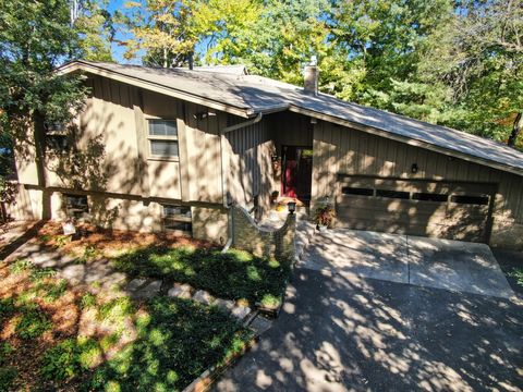 3 Williams Wood Road Mahtomedi MN 55115