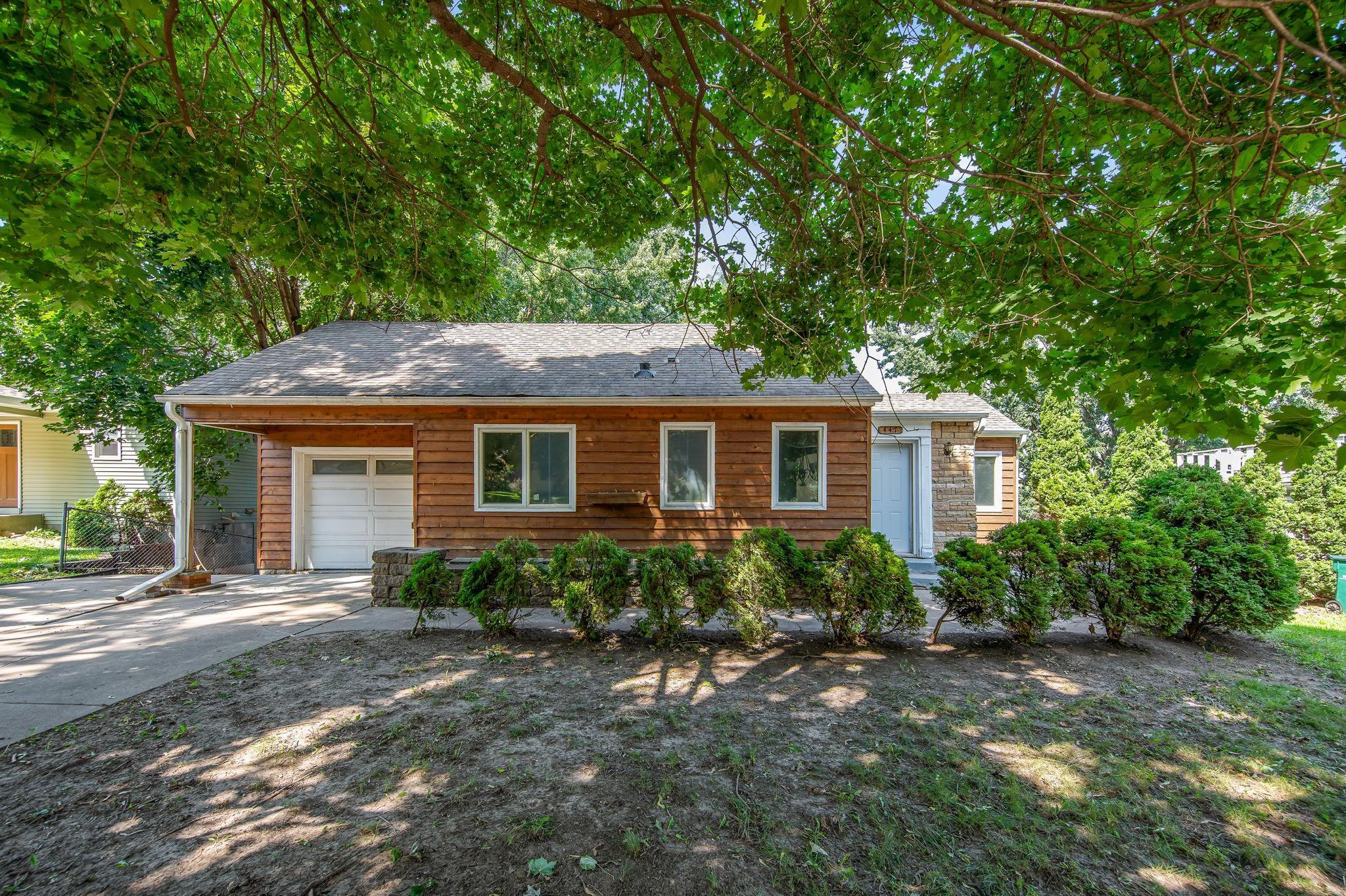 447 Bernard Street E