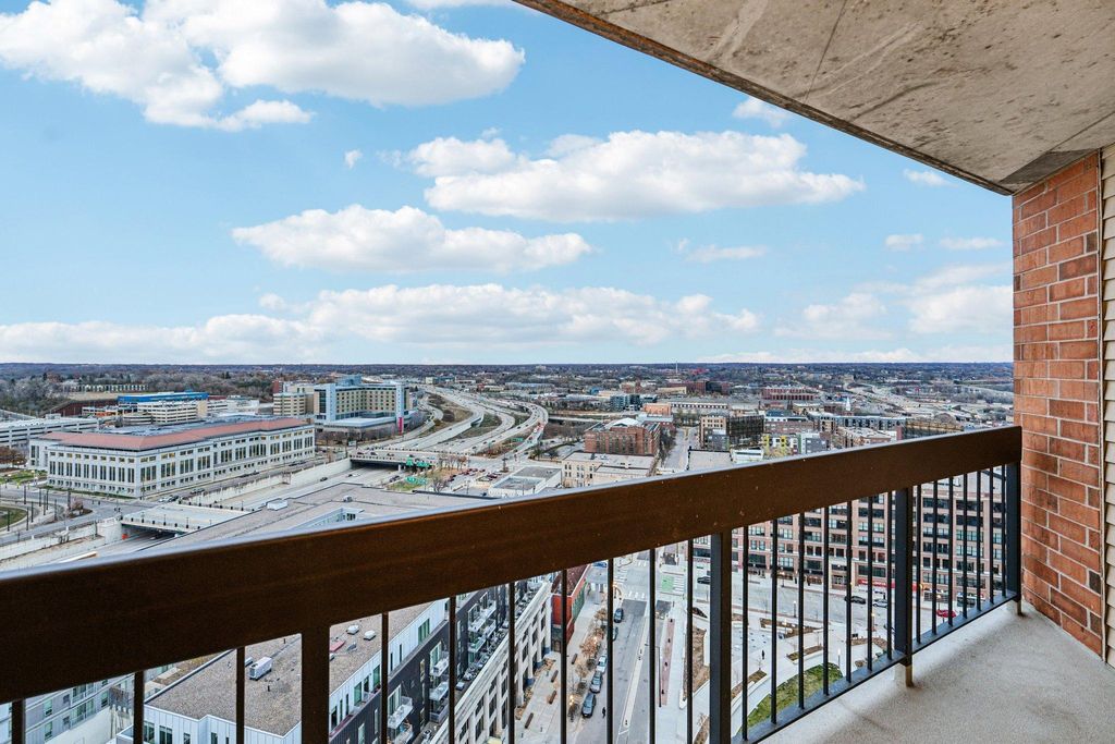 Photo of 78 10th Street E #2409, Saint Paul, MN 55101 (MLS # 7014590)