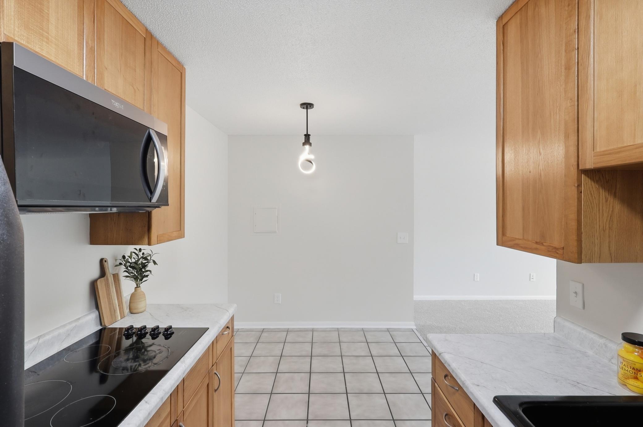 2616 Harriet Avenue 204