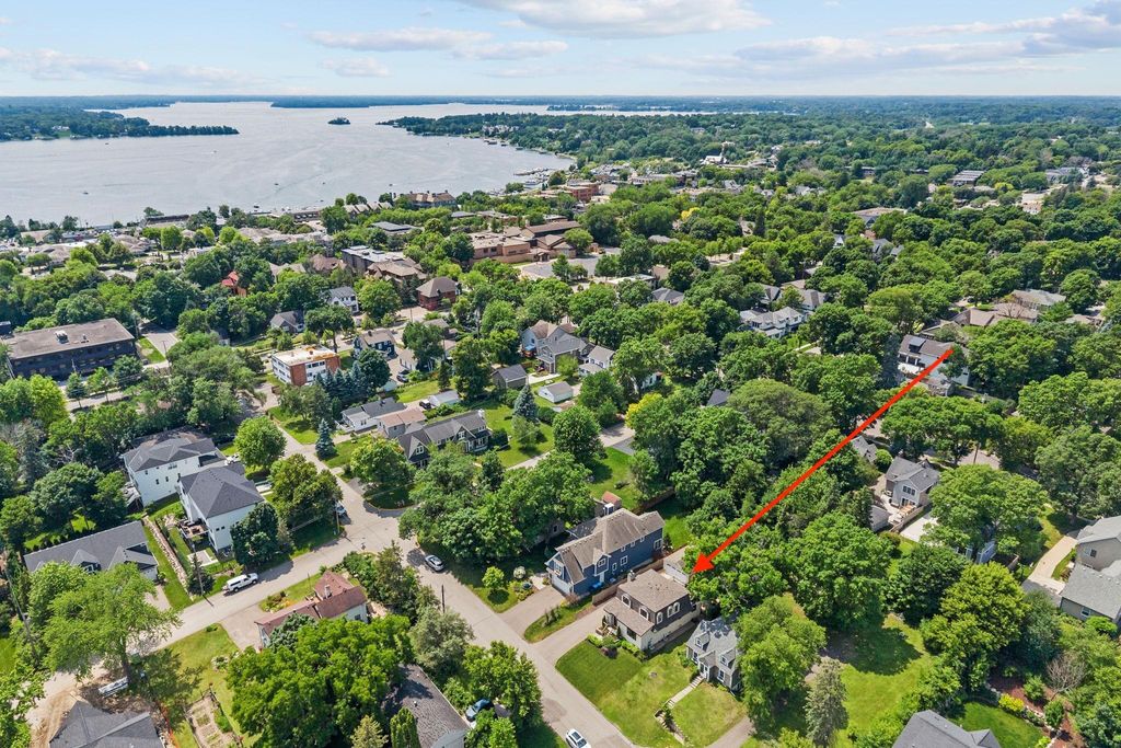 Photo of 219 Chicago Avenue N, Wayzata, MN 55391 (MLS # 7104520)