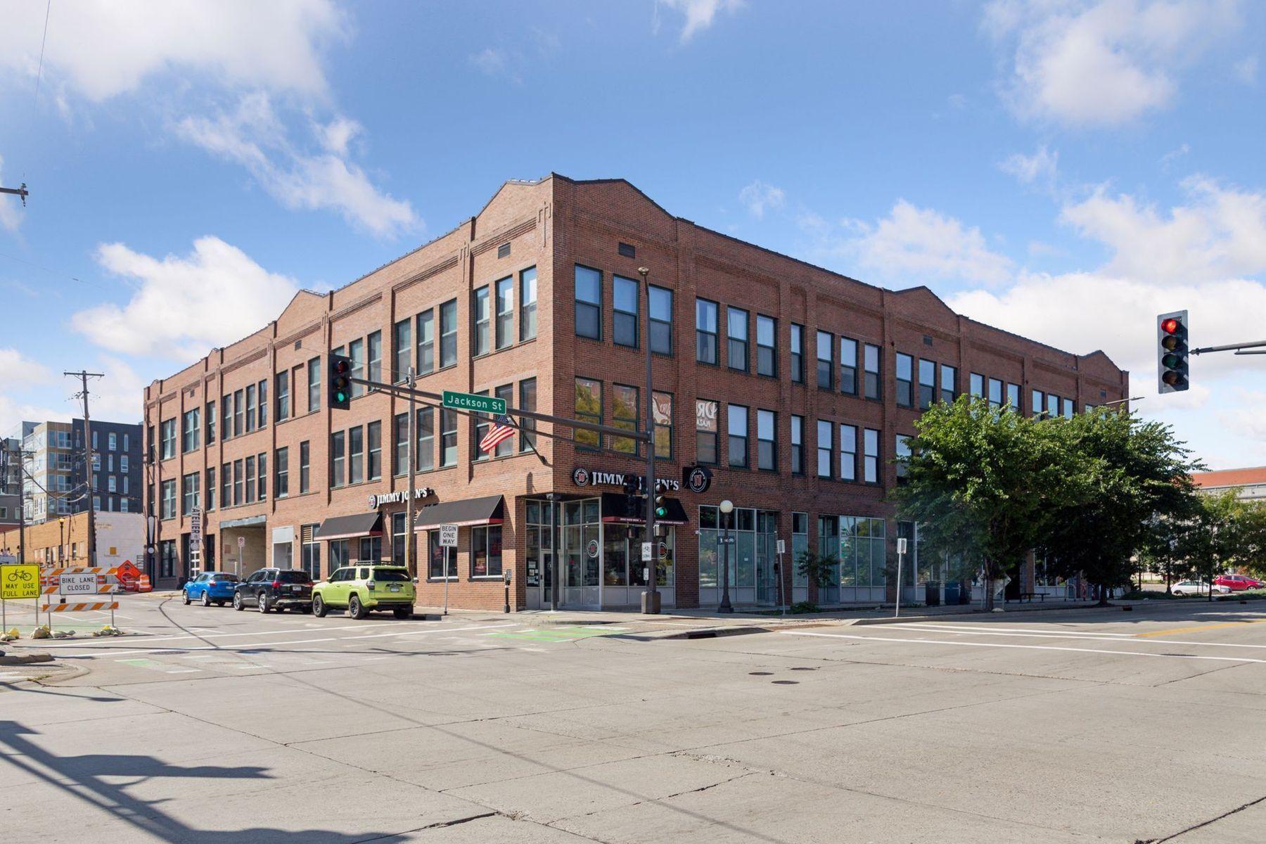 523 Jackson Street 302