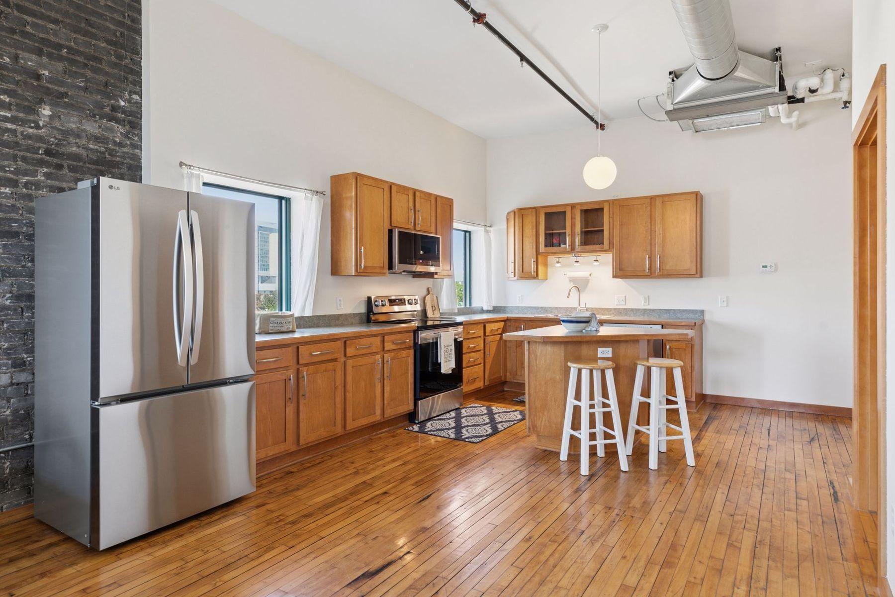 523 Jackson Street 302