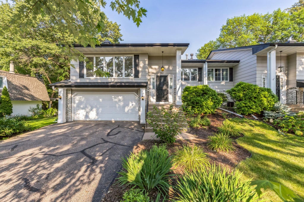 Photo of 9505 Clubhouse Road, Eden Prairie, MN 55347 (MLS # 7153815)