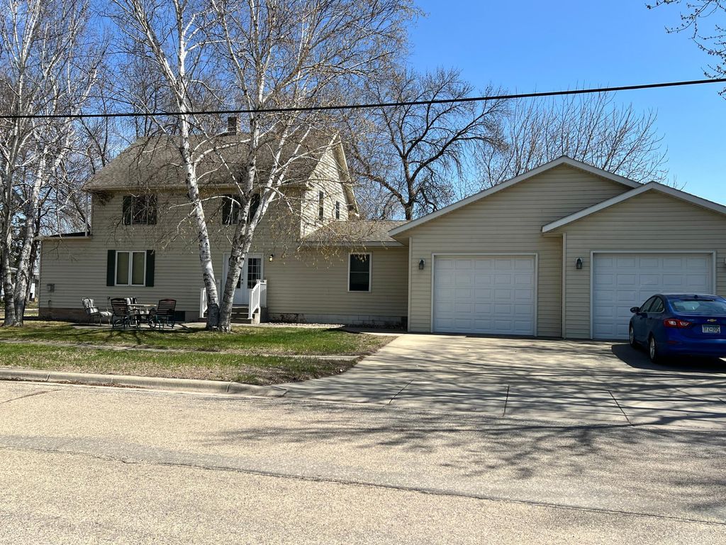 Photo of 324 E Snelling Avenue, Appleton, MN 56208 (MLS # 7060808)