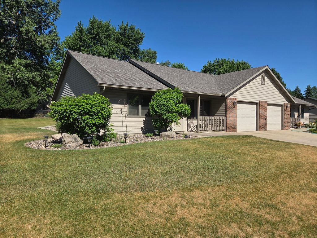 Photo of 1845 Greenwood Drive, Albert Lea, MN 56007 (MLS # 7091978)