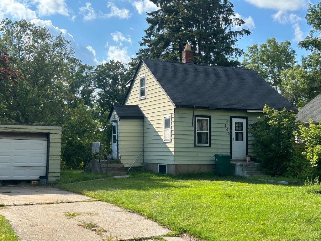 Photo of 609 NW 9th Avenue, Grand Rapids, MN 55744 (MLS # 7132667)
