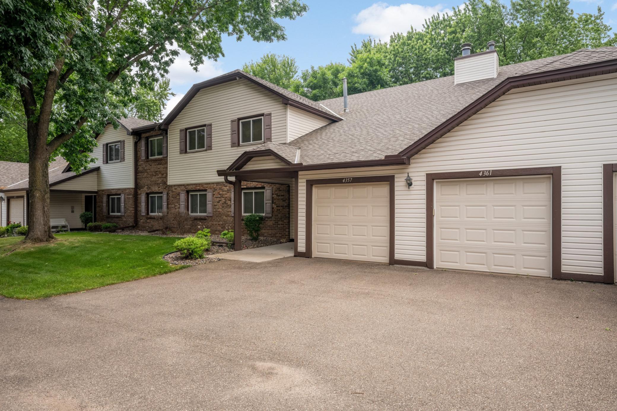 4361 Buckingham Court 1207