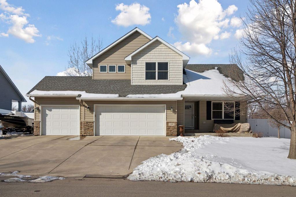 Photo of 1406 Oconnell Drive, Hastings, MN 55033 (MLS # 7016363)