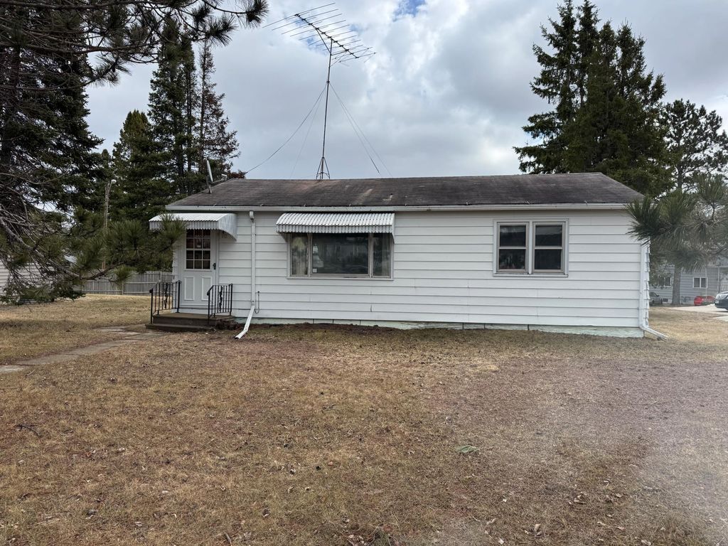 Photo of 512 Memorial Drive, Buhl, MN 55713 (MLS # 7058971)