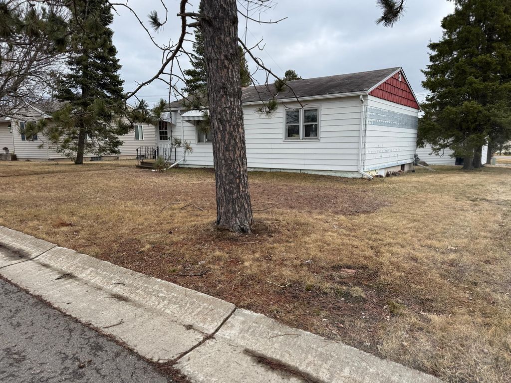 Photo of 512 Memorial Drive, Buhl, MN 55713 (MLS # 7058971)