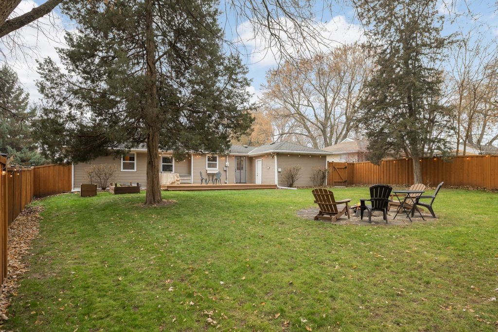 Photo of 1706 W 86th Street, Bloomington, MN 55431 (MLS # 6822119)