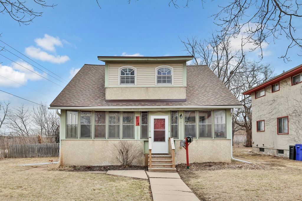 Photo of 914 Charlotte Street, Saint Paul, MN 55104 (MLS # 7033512)