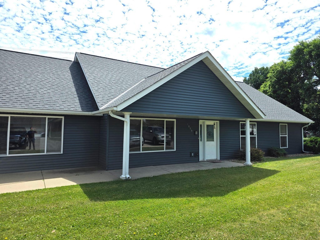 Photo of 1806 E Lincoln Avenue Ave, Montevideo, MN 56265 (MLS # 7143996)