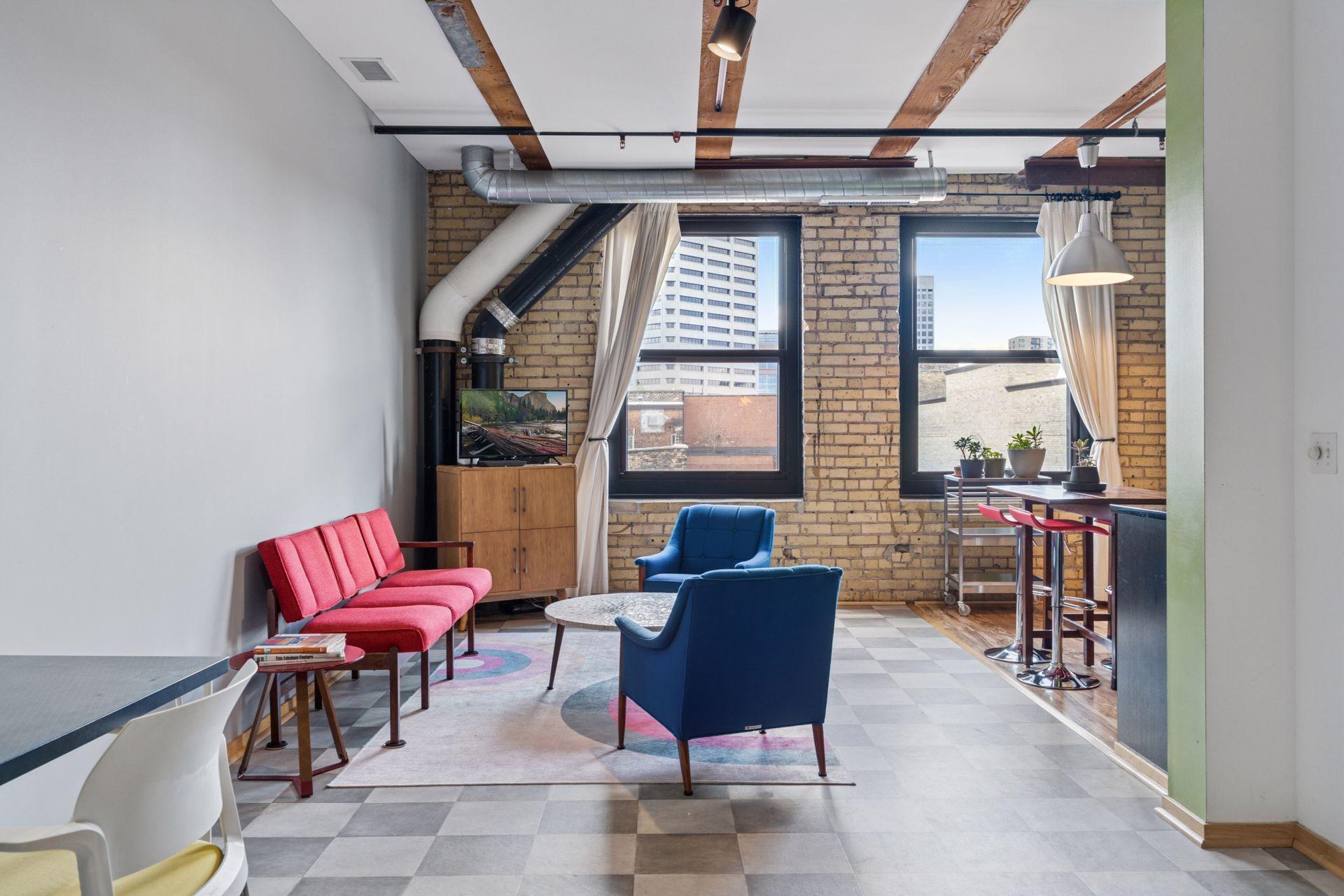 406 Wacouta Street 611