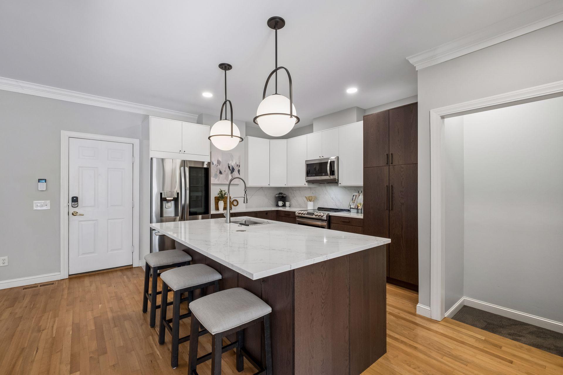 287 Lexington Parkway S