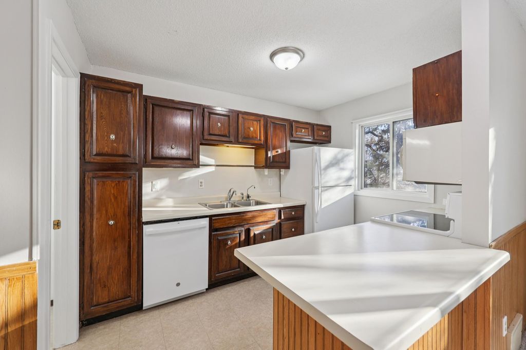 Photo of 13621 Heather Hills Drive, Burnsville, MN 55337 (MLS # 7001463)