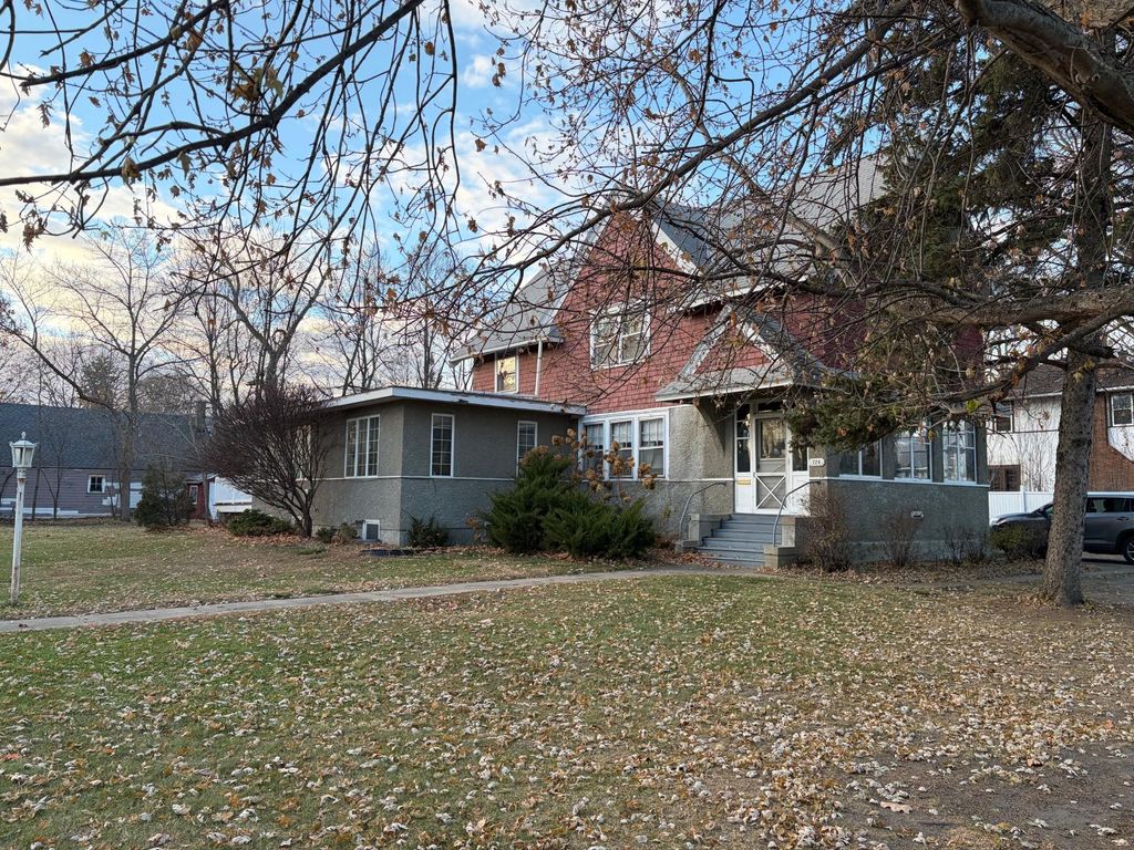 Photo of 724 S Marshall Avenue, Litchfield, MN 55355 (MLS # 6821067)