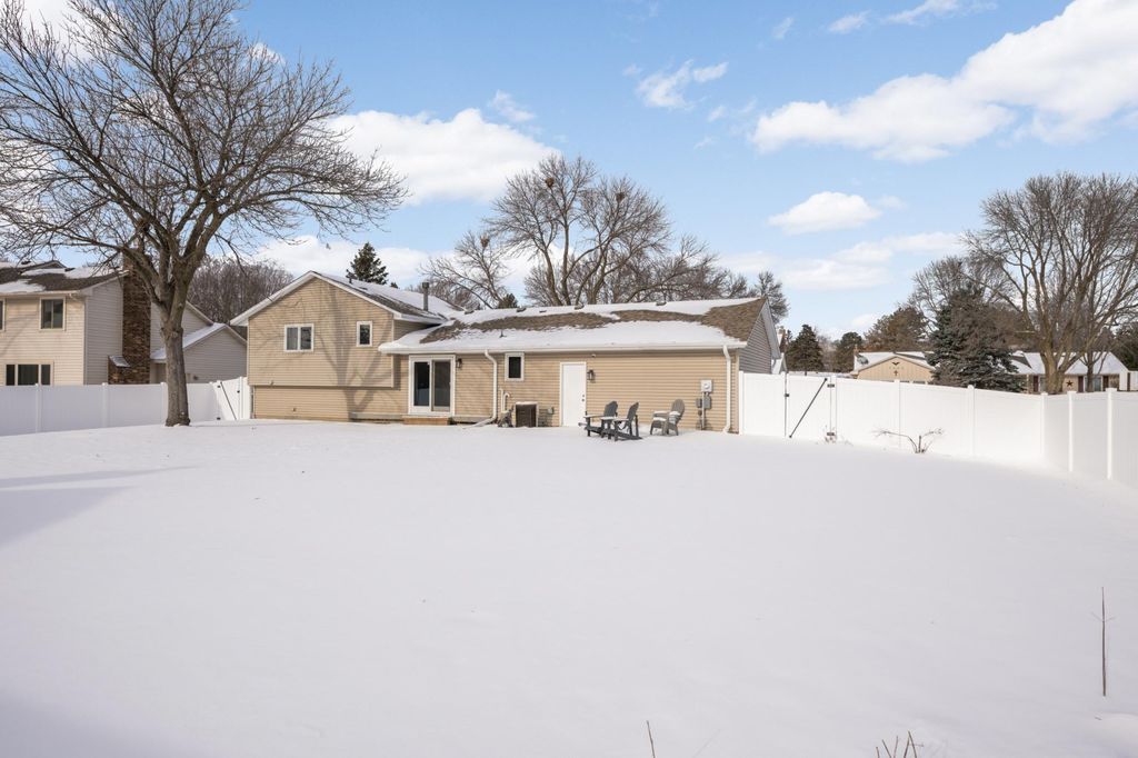 Photo of 7501 W 100th Street, Bloomington, MN 55438 (MLS # 7003450)