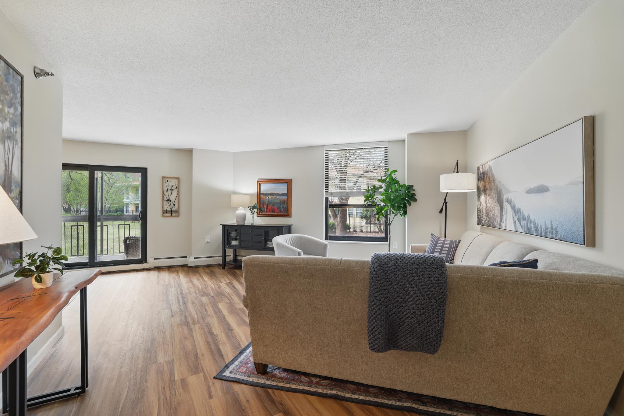 6615 Lake Shore Drive S 201