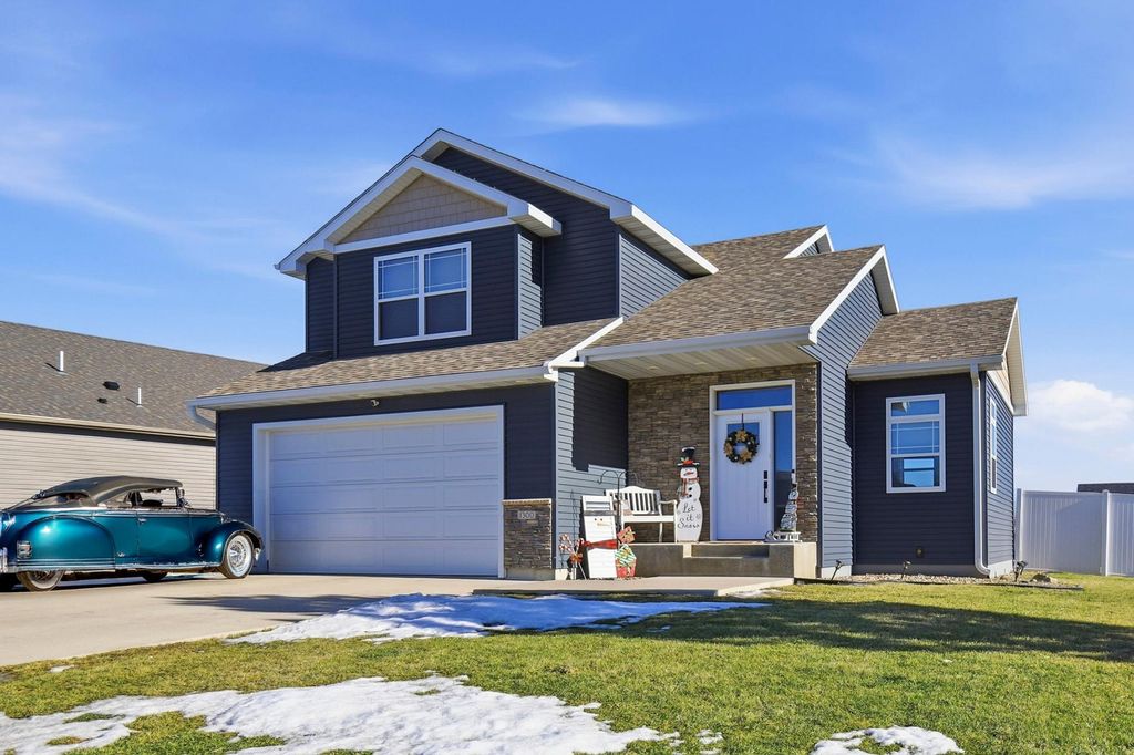 Photo of 1300 18th Drive NE, Austin, MN 55912 (MLS # 7007764)