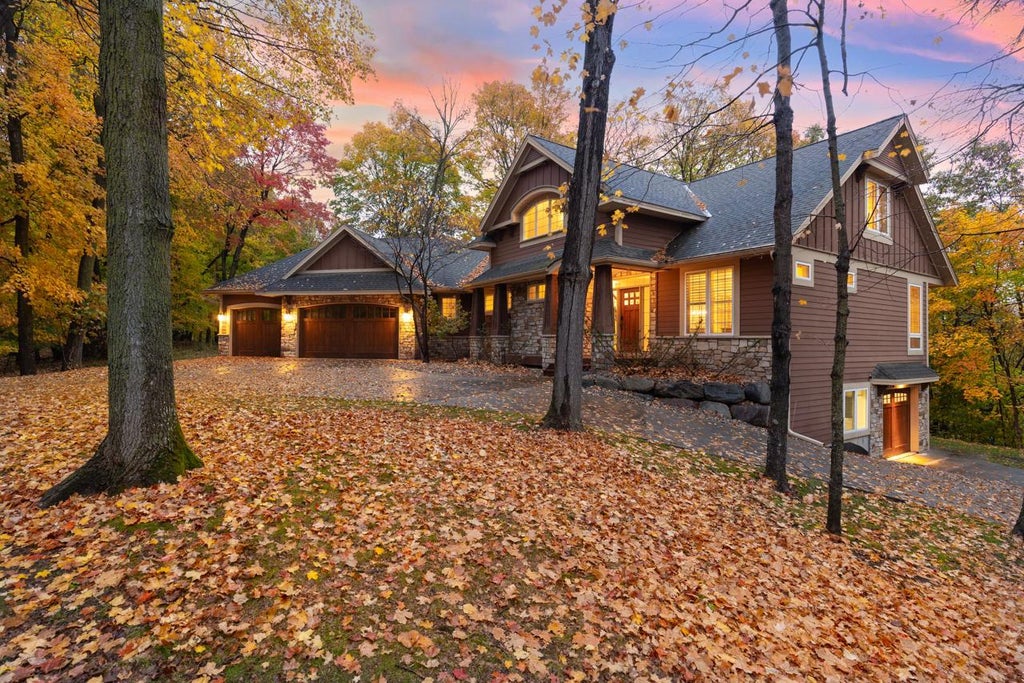 Photo of 18600 Ridgewood Road, Minnetonka, MN 55391 (MLS # 7162095)