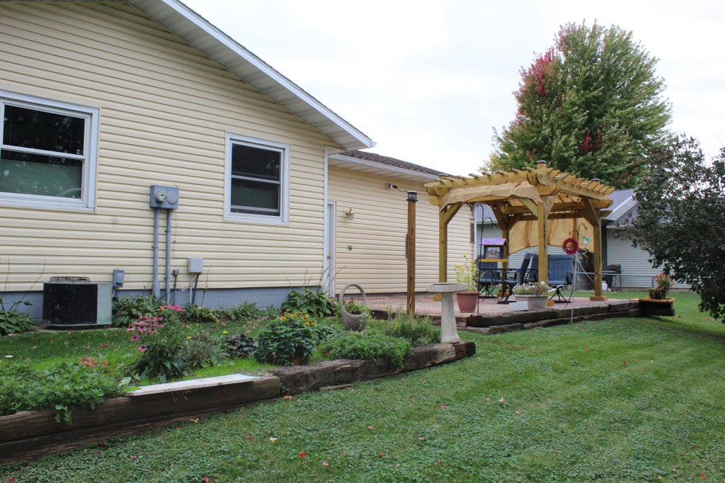 Photo of 220 3rd Avenue NE, Plainview, MN 55964 (MLS # 7158219)