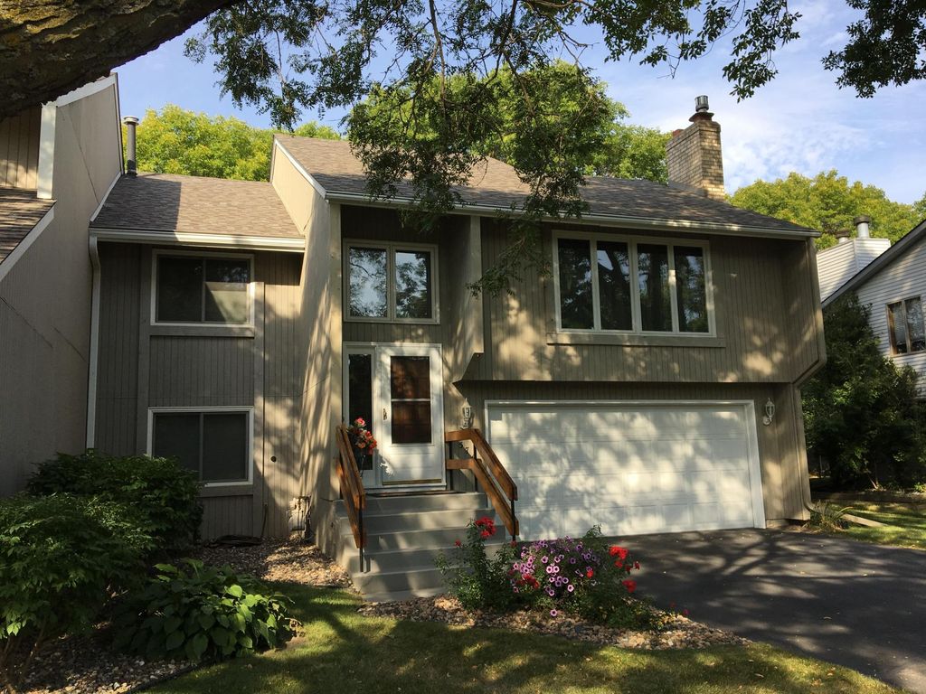 Photo of 5740 W 98 1/2 Street, Bloomington, MN 55437 (MLS # 7037299)