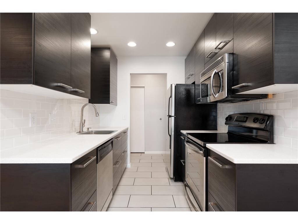 6317 Alderwood A