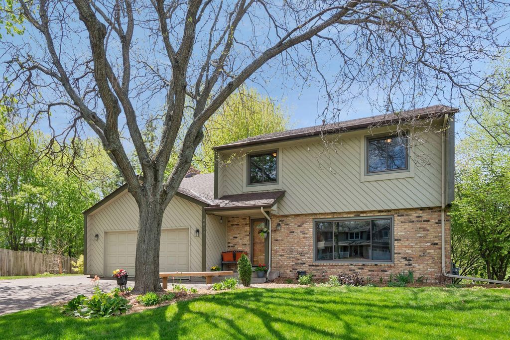 Photo of 4015 Forestview Lane N, Plymouth, MN 55441 (MLS # 7067998)