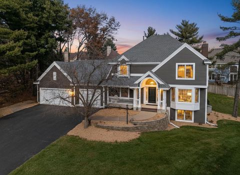 1746 Interlachen Bay Woodbury MN 55125