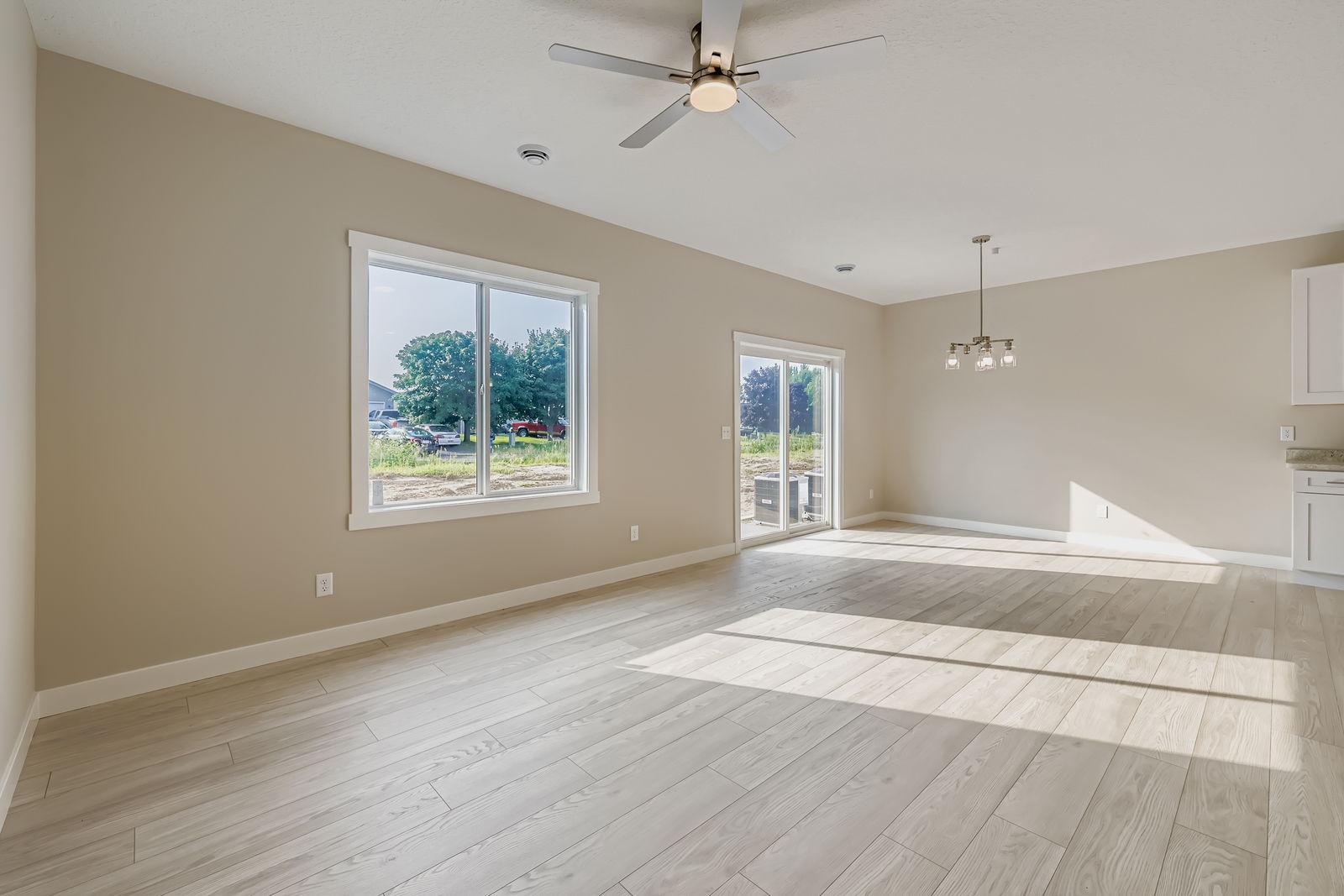 2117 Cleveland Way S