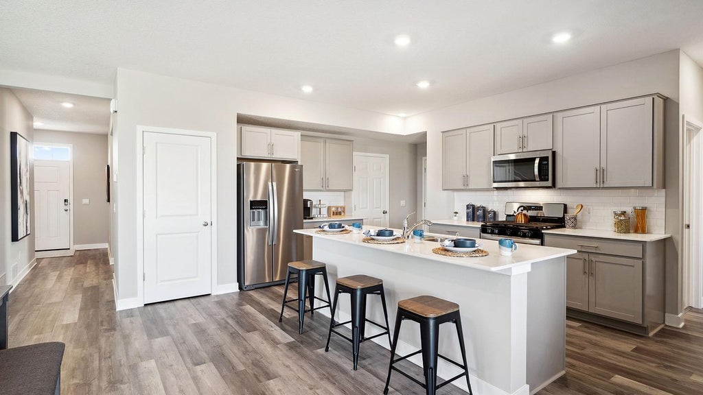 Photo of 17093 Draper Way, Lakeville, MN 55044 (MLS # 7101176)