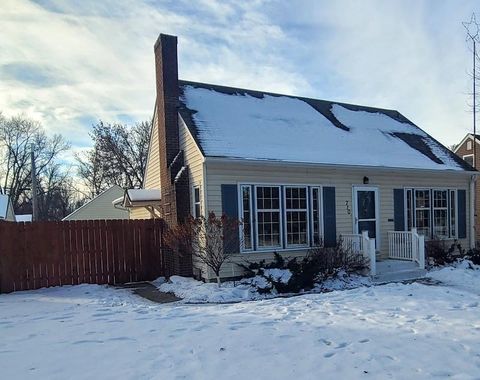 Photo of 710 E 5th Street, Redwood Falls, MN 56283 (MLS # 7000649)