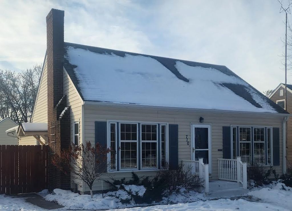 Photo of 710 E 5th Street, Redwood Falls, MN 56283 (MLS # 7000649)