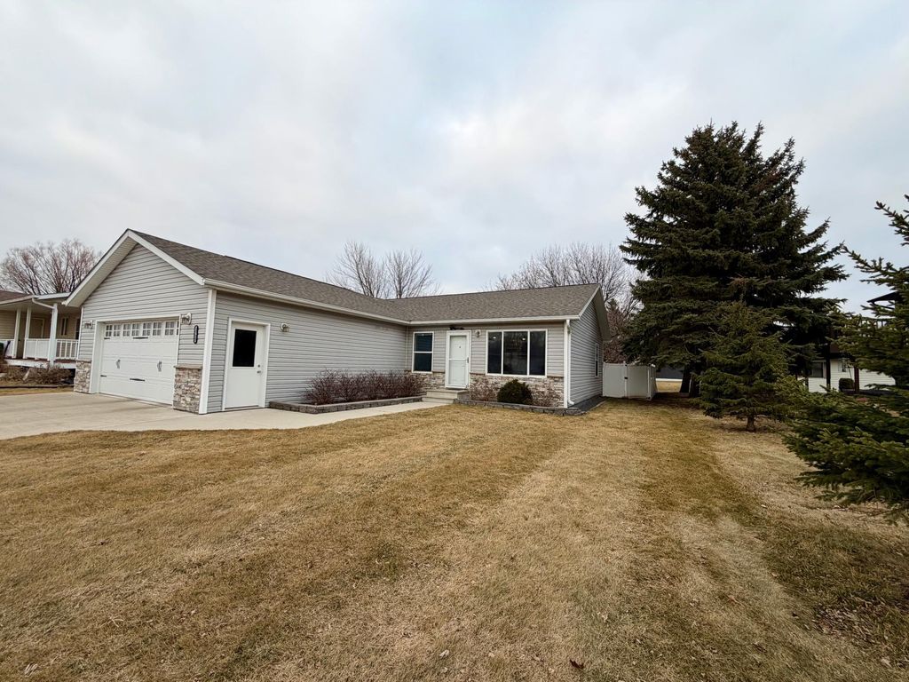 Photo of 1708 Clifton Avenue, Worthington, MN 56187 (MLS # 7030029)