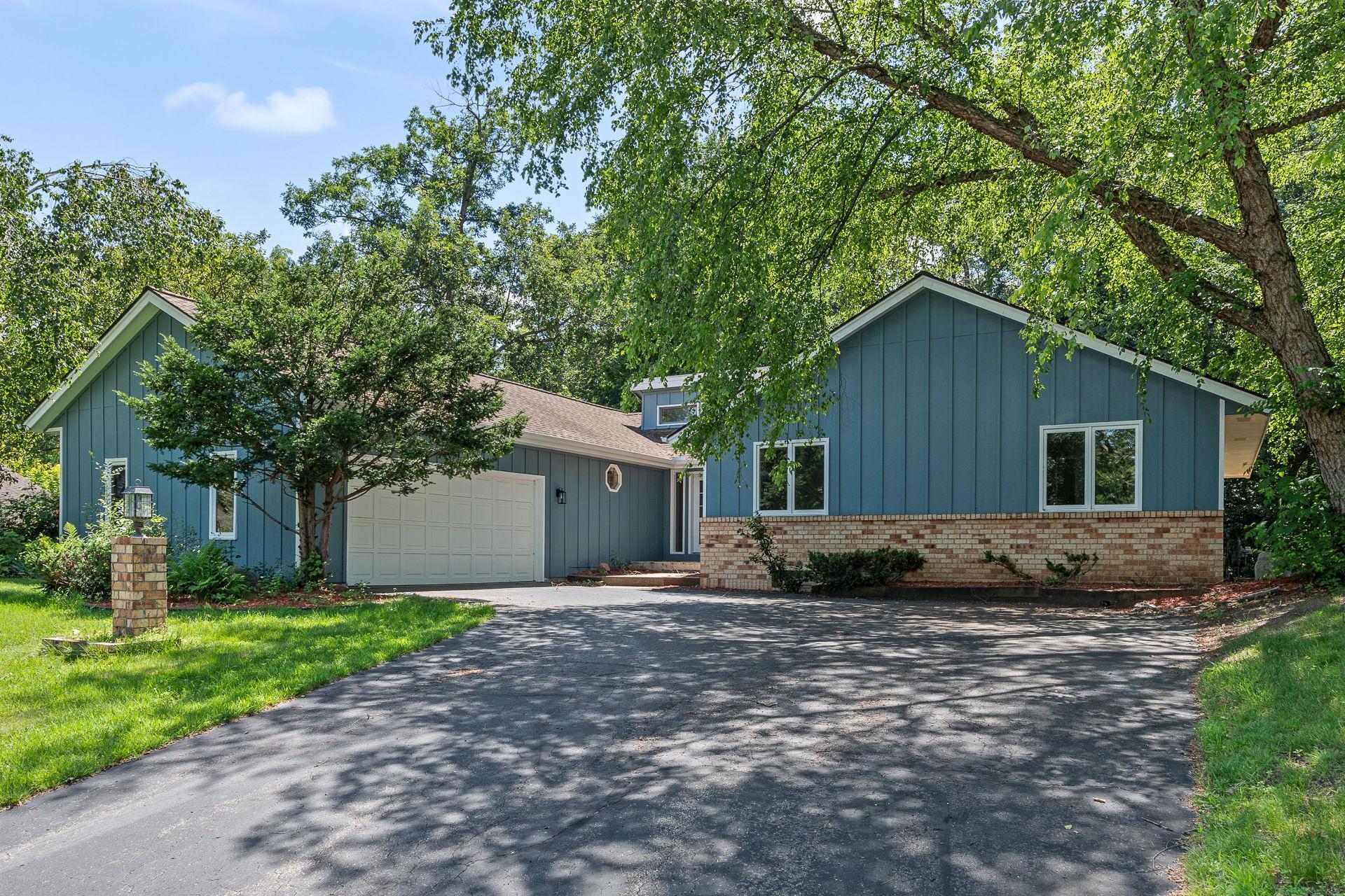 1592 Sherwood Court